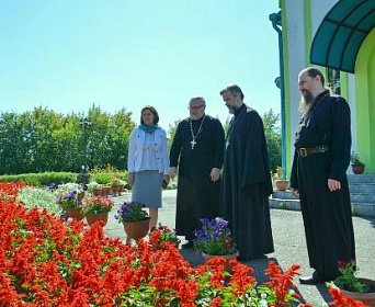 Наталья Дикусарова встретилась с епископом Саянским и Нижнеудинским Алексием